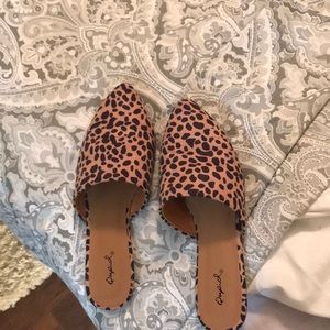 Qupid leopard mules